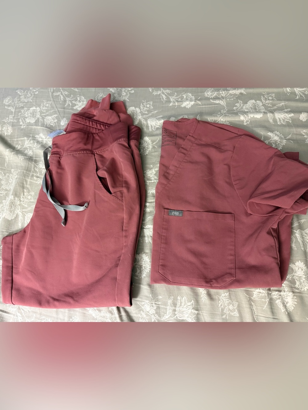 FIGS Men’s Maroon Jogger Pants